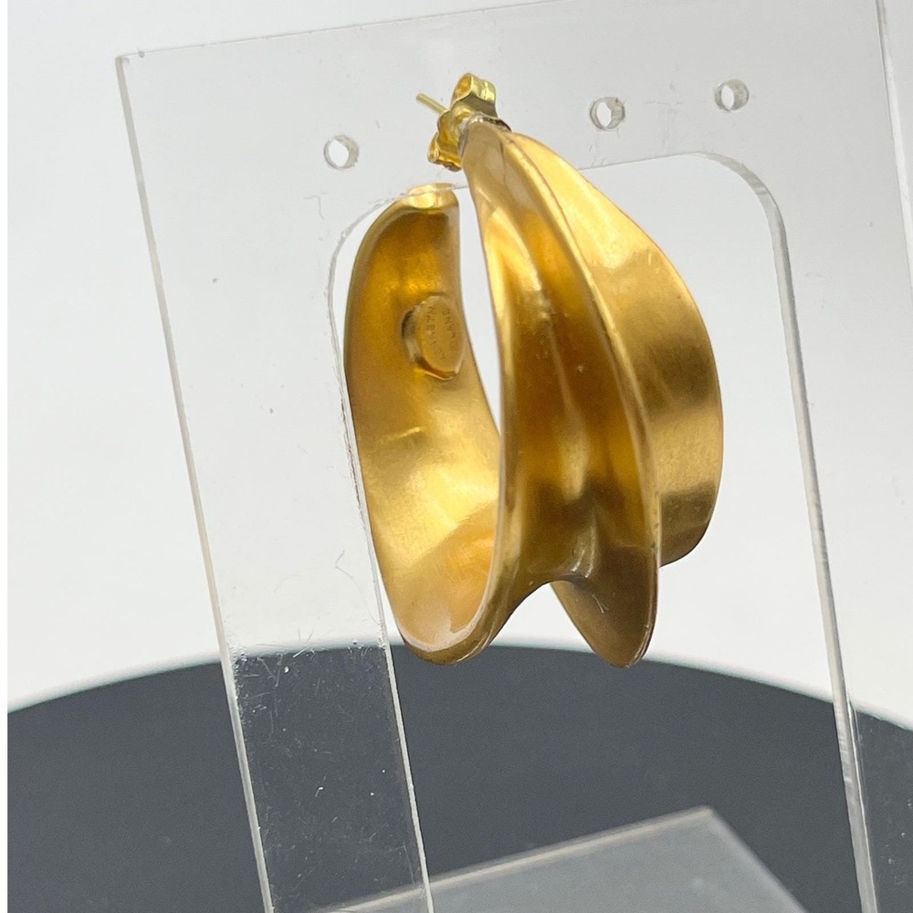 Kenneth Lane‎ KJL Vintage Gold Tone Wider Hoop Clip on Earring  * Single